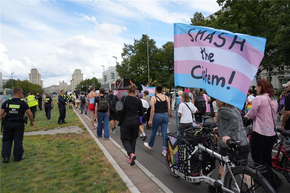 In Berlin zählte eine Sammelstelle mehr rassistische und homophobe Propaganda und Beleidigungen. (Archivbild)Manuel Genolet/dpa