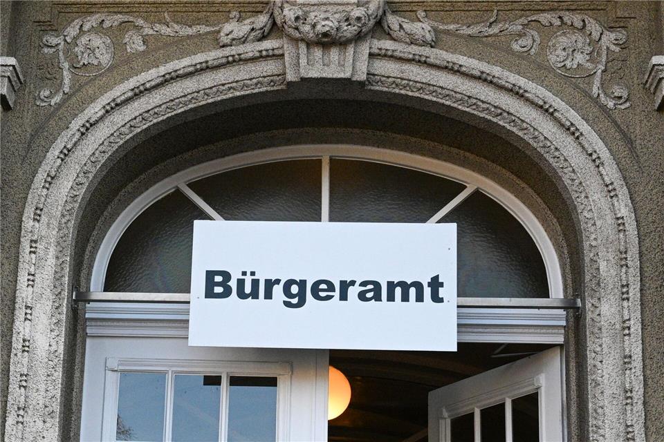 In Berlins Bezirken gibt es mehr als 40 Bürgerämter. (Archivfoto)Jens Kalaene/dpa