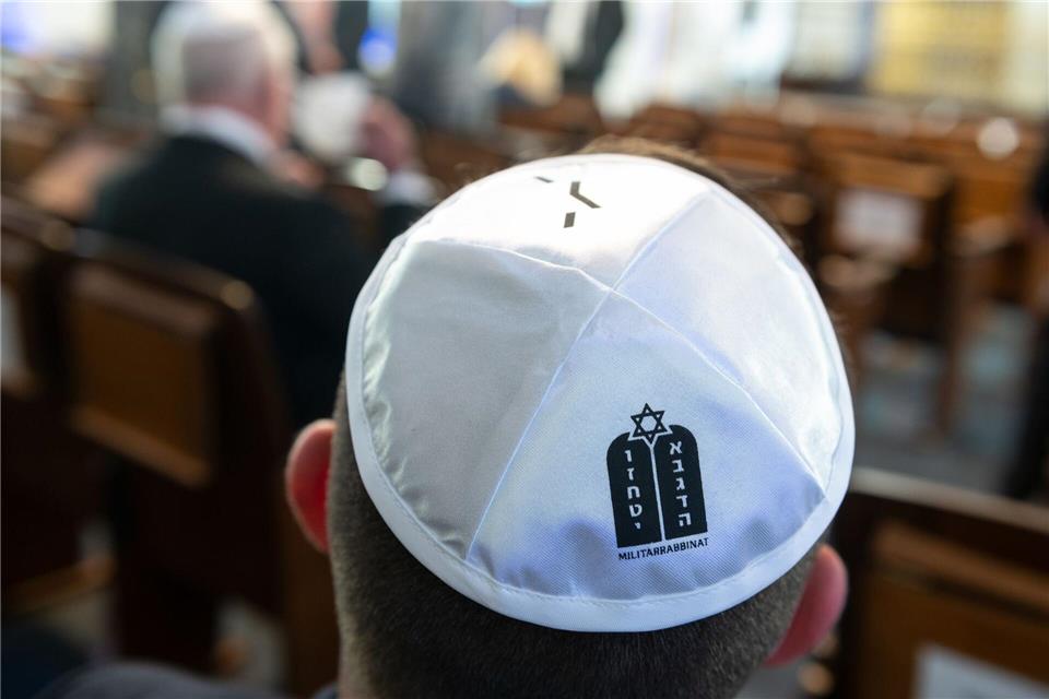 Bundeswehr in Brandenburg hat nun orthodoxen Rabbiner  In Brandenburg gibt es nun einen orthodoxen Militärrabbiner. (Archivbild)Hendrik Schmidt/dpa-Zentralbild/ZB