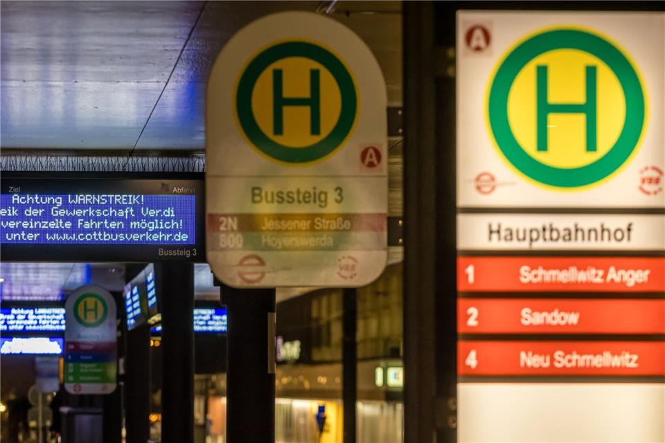 In Brandenburg sorgt ein Verdi-Warnstreik für Behinderungen im Nahverkehr.Frank Hammerschmidt/dpa