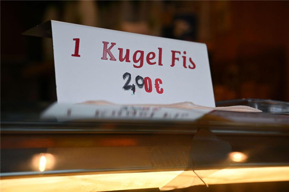 In Braunschweig haben mehrere Eisdielen den Kugelpreis auf zwei Euro gerunden. Katharina Kausche/dpa