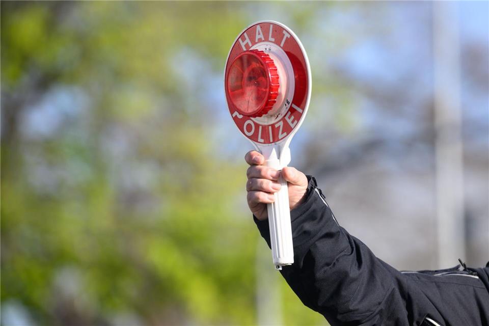 In Bremen soll es am „Car-Freitag“ mobile und stationäre Kontrollen der Polizei geben. (Archivbild)Julian Stratenschulte/dpa