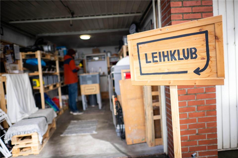 In Bremen und Niedersachsen gibt es auch vereinzelt private Initiativen, die Dinge verleihen. Izabella Mittwollen/dpa