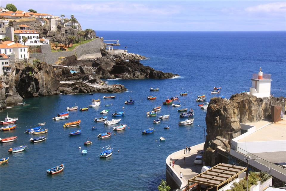 In Câmara de Lobos genoss bereits Winston Churchill den Madeira-Wein.Manuel Meyer/dpa-tmn