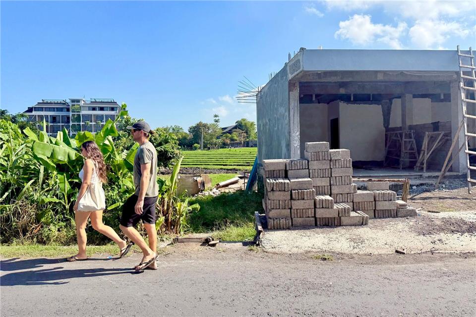 In Canggu wird an allen Ecken und Enden gebaut.Carola Frentzen/dpa