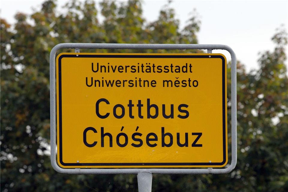 In Cottbus schlagen Initiativen Alarm und schildern nach ihren Angaben rechte Angriffe und Einschüchterungsversuche. (Symbolbild) Paul Zinken/dpa-Zentralbild/dpa