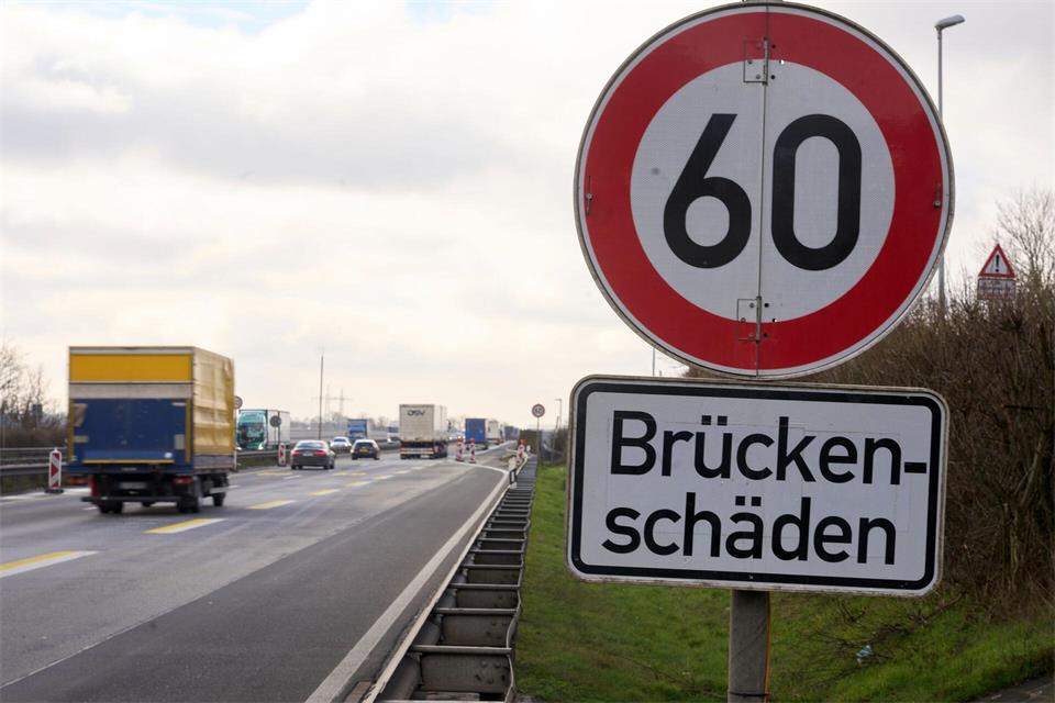 In Deutschland funktioniert manches nicht mehr so gut wie früher - und das Ausland hat aufgeholt. (Archivbild) Thomas Frey/dpa