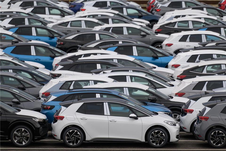 In Deutschland laufen knapp 70 Prozent aller ausgelieferten Fahrzeuge des VW-Konzerns durch die Bücher der Volkswagen Group Mobility, bei den Elektrofahrzeugen sind es 82 Prozent. (Symbolbild) Hendrik Schmidt/dpa