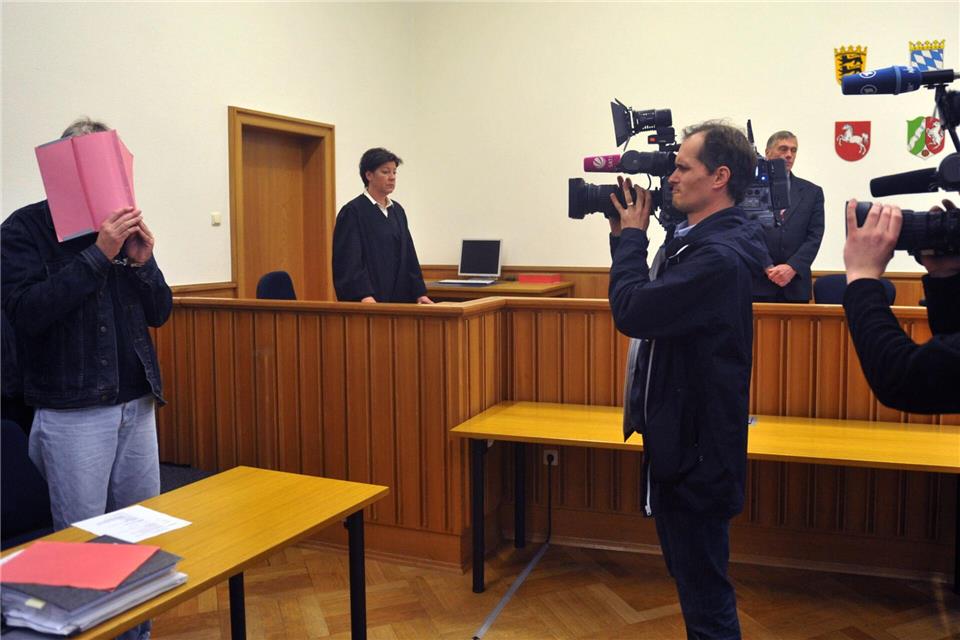 In Deutschland wurde der sogenannte Maskenmann bereits wegen drei Kindsmorden verurteilt. (Archivbild)picture alliance / Carmen Jaspersen/dpa