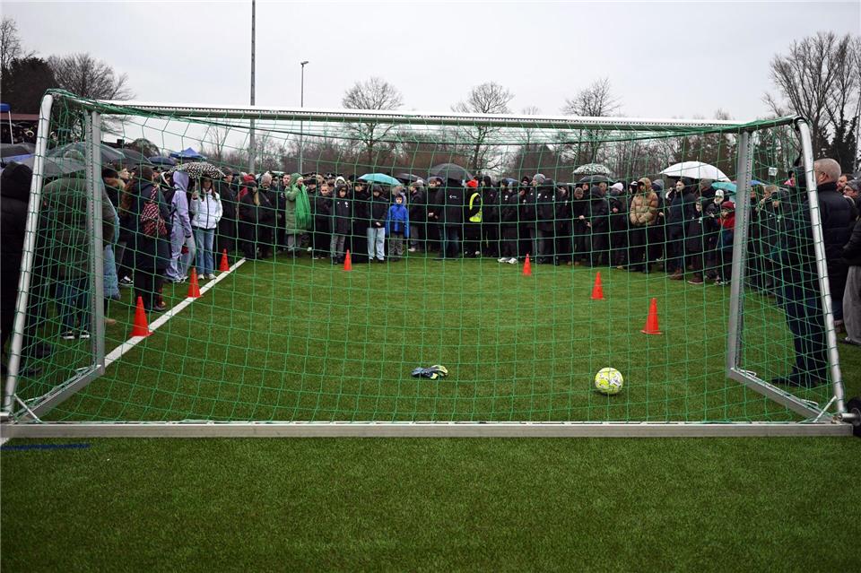 In Dormagen nehmen die Menschen Abschied von Yosef.Federico Gambarini/dpa