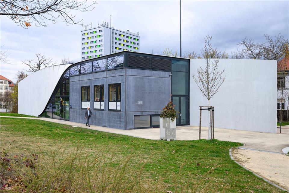 In Dresden erfolgte der Startschuss für das weltweit erste Carbonbetonwerk, dass in den kommenden vier Jahren in Leipzig entstehen soll. Robert Michael/dpa