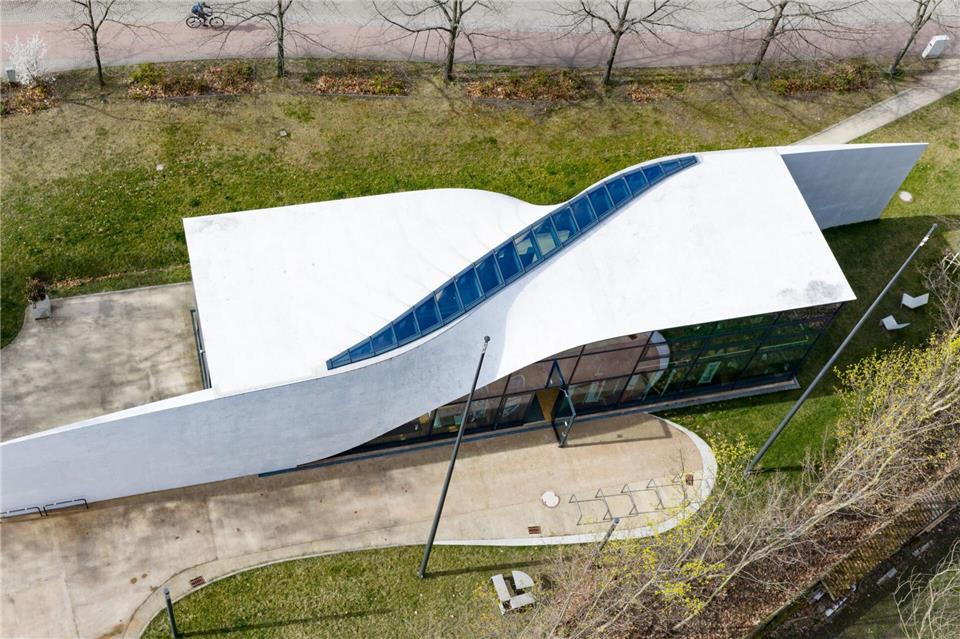 In Dresden erfolgte der Startschuss für das weltweit erste Carbonbetonwerk, dass in den kommenden vier Jahren in Leipzig entstehen soll. Robert Michael/dpa