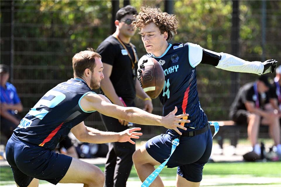 In Düsseldorf geht es um den Weltmeistertitel im Flag Football. Federico Gambarini/dpa