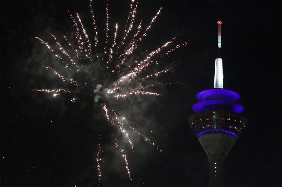 In Düsseldorf gilt für die Altstadt ein Böllerverbot. (Archivbild)David Young/dpa