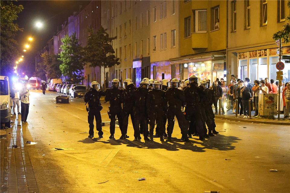 In Düsseldorf kam es zu Ausschreitungen nach dem WM-Aus für Marokko.Matthi Rosenkranz/dpa