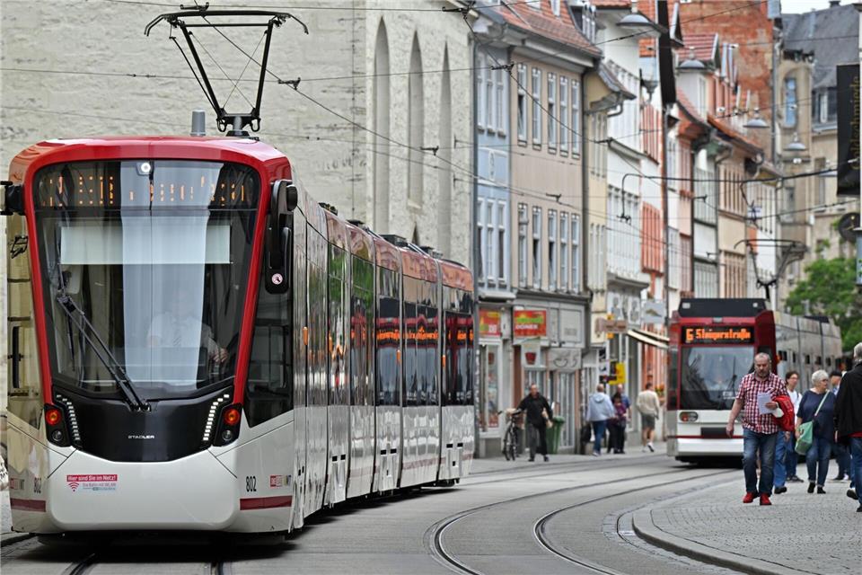 In Erfurt fahren trotz Warnstreiks Straßenbahnen. (Archivbild)Martin Schutt/dpa