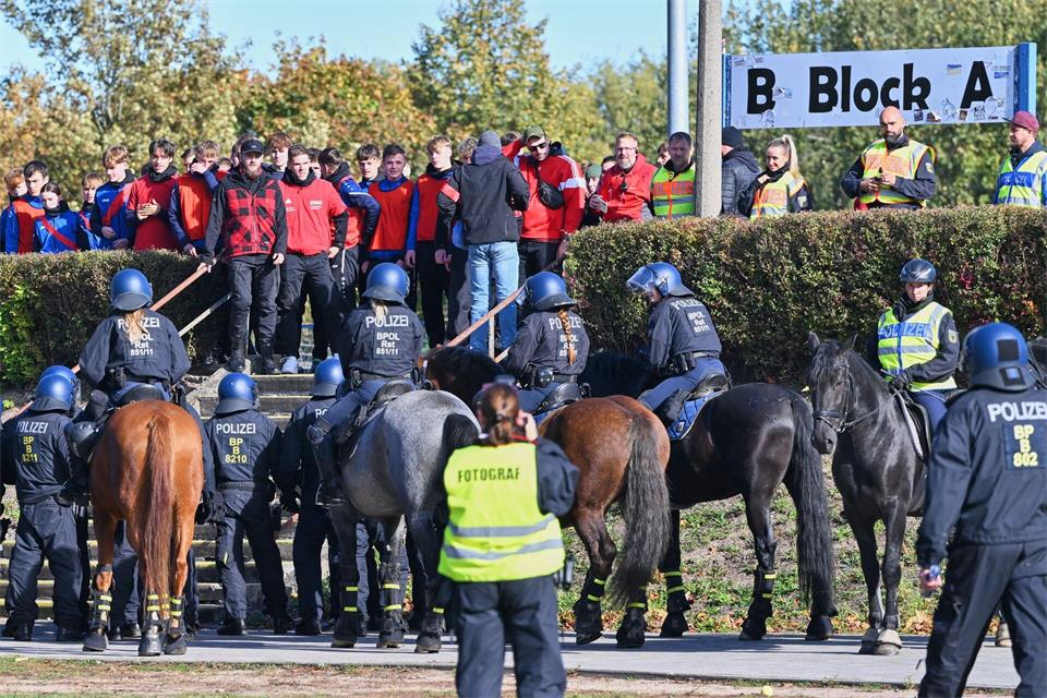 In Frankfurt (Oder) fand eine große Polizeiübung statt.Patrick Pleul/dpa