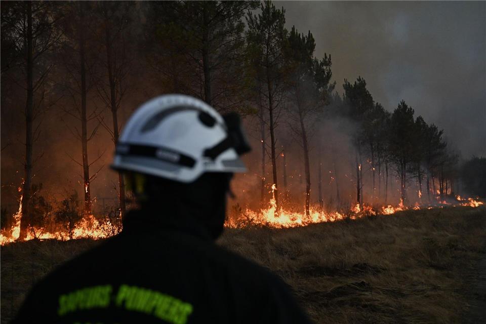 In Frankreich hat bei Bordeaux ein verheerender Waldbrand gewütet. (Archivbild)Emma Da Silva/AP/dpa