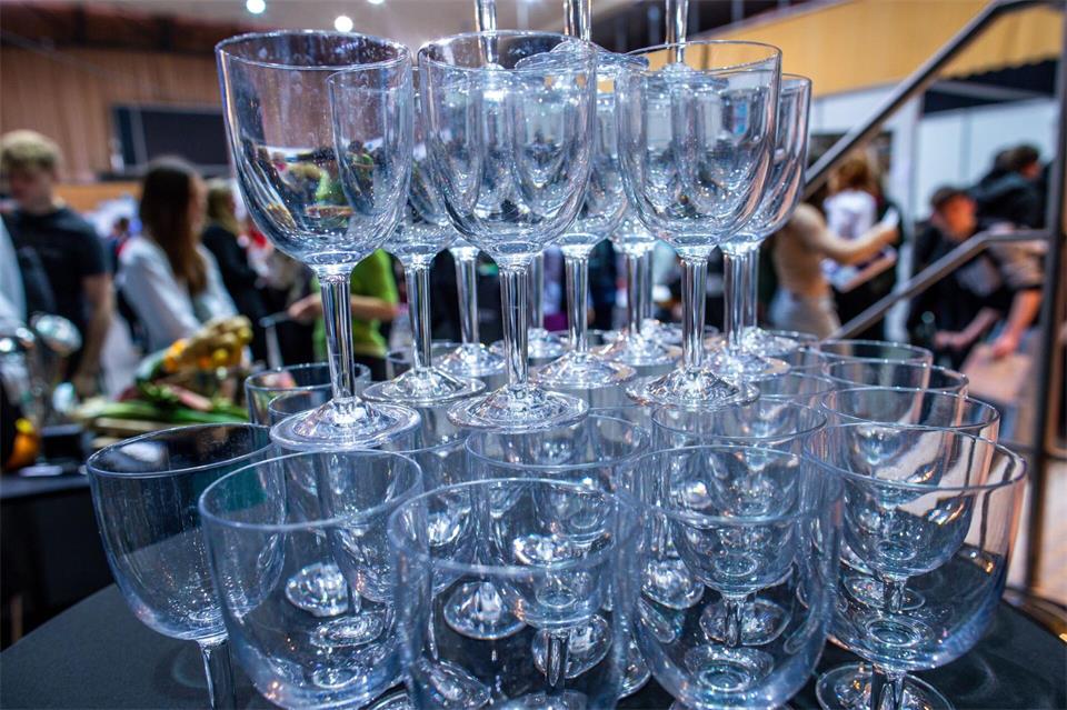 In Gastronomie und Hotellerie sind noch Ausbildungsplätze frei. (Archivbild)Jens Büttner/dpa