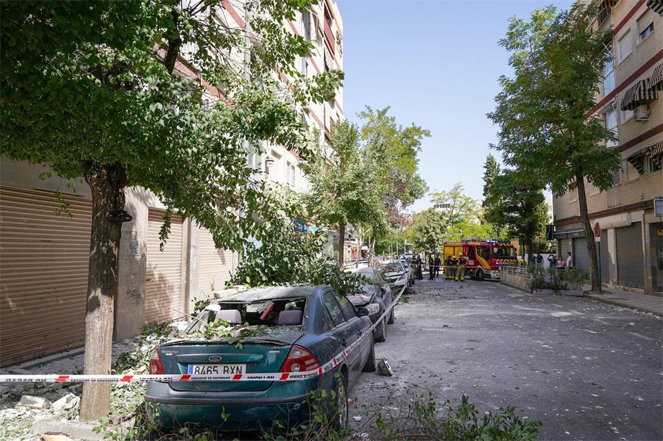 In Granada gab es bei einem weiteren mittelschweren Erdbeben vor allem Schäden durch herabfallende Fassaden- und Dachtrümmer. Arsenio Zurita/EUROPA PRESS/dpa