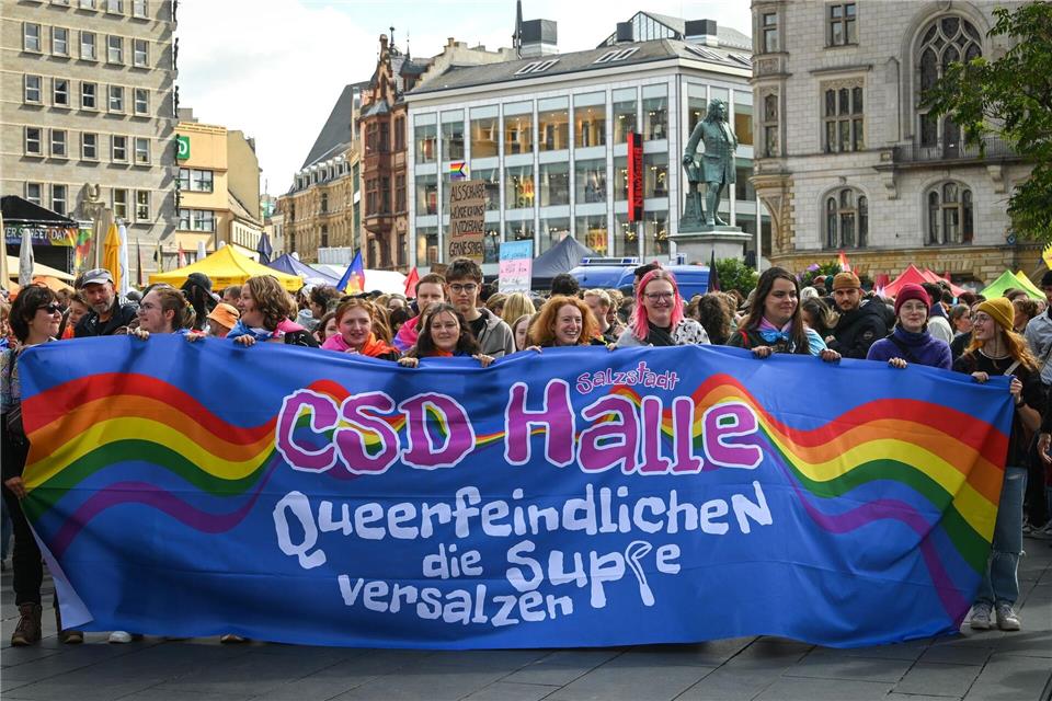 In Halle findet der CSD inmitten wachsender Bedrohungen statt. (Archivbild)Heiko Rebsch/dpa
