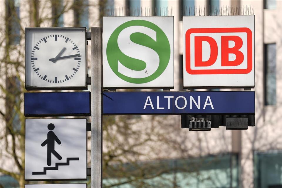 In Hamburg kommt es erneut zu Sperrungen bei der Bahn. (Symbolbild)Marcus Brandt/dpa