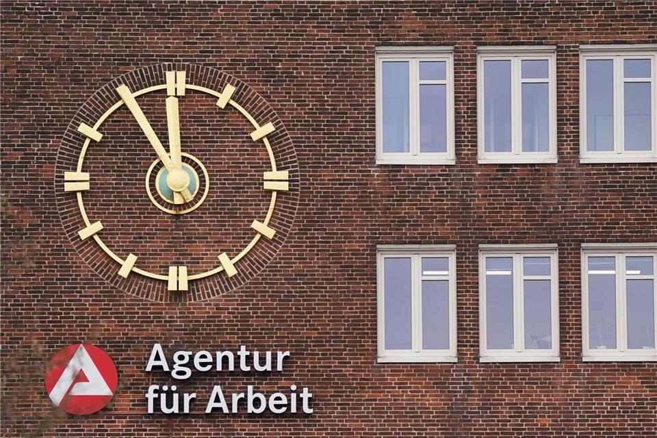 Arbeitslosenzahl in Hamburg gesunken  In Hamburg waren 93.909 Menschen im Oktober arbeitslos gemeldet. (Archivbild)Marcus Brandt/dpa