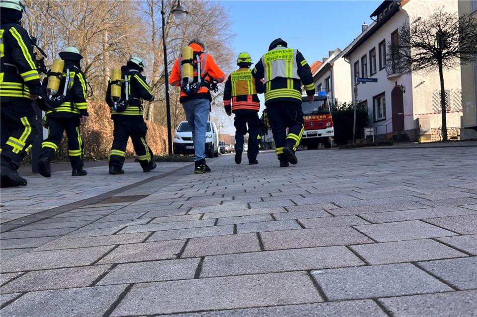 In Horn-Bad Meinberg strömte natürliches Kohlendioxid aus dem Boden. Zwei Menschen wurden bewusstlos, konnten aber gerettet werden.Jan Strüßmann/Freiwillige Feuerwehr Horn-Bad Meinberg/dpa