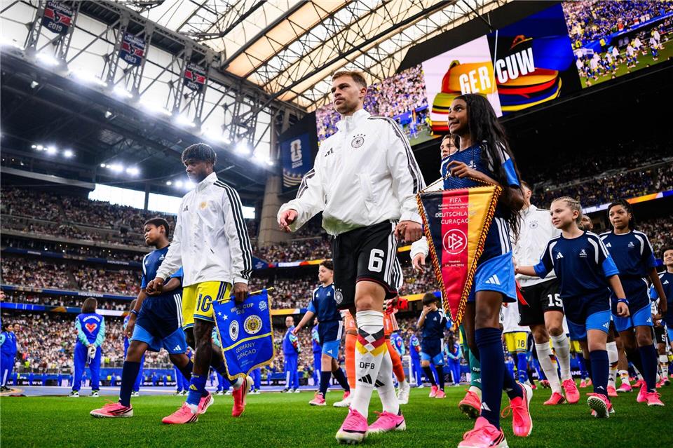 In Houston führte Joshua Kimmich die Nationalelf erstmals als Kapitän in ein WM-Spiel.Tom Weller/dpa