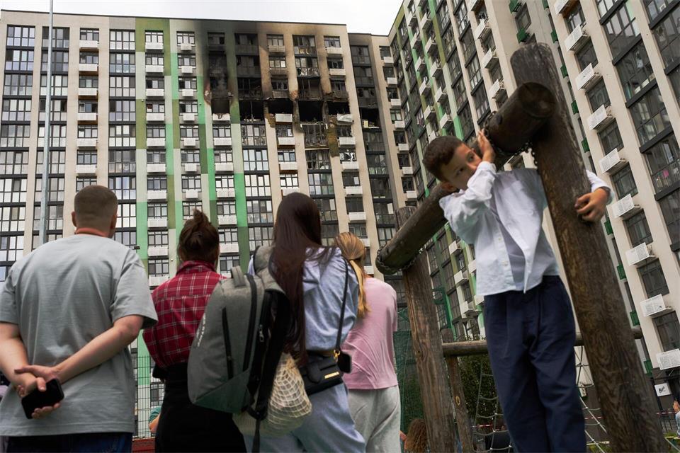 In Kiew herrscht seit Tagen fast rund um die Uhr Luftalarm wegen Drohnenangriffen.Francisco Seco/AP/dpa