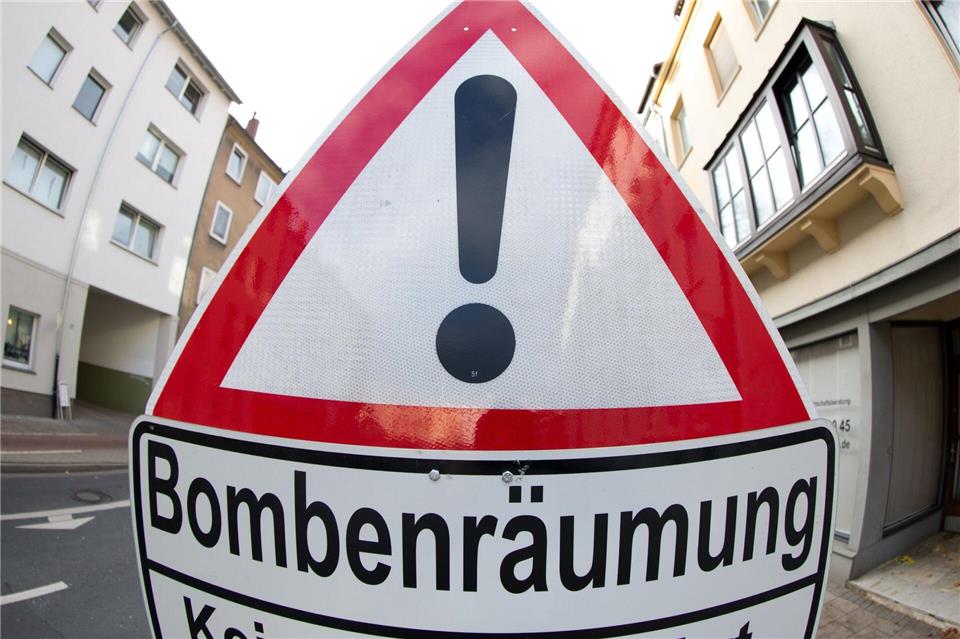 In Köln sollen am Mittwoch drei Bomben im Stadtteil Deutz entschärft werden (Archivbild).Friso Gentsch/dpa