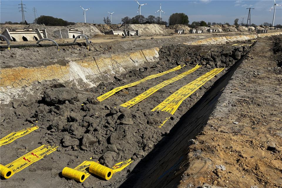 In Leblich schränken bestehende Anlagen oder geplante Vorhaben den Verlauf des Erdkabels „Windader West“ ein.