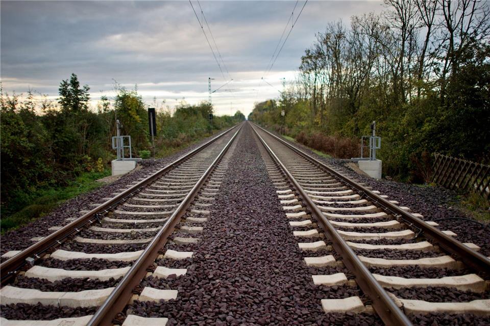 In Lingen stirbt ein älterer Radfahrer an einem Bahnübergangpicture alliance / dpa
