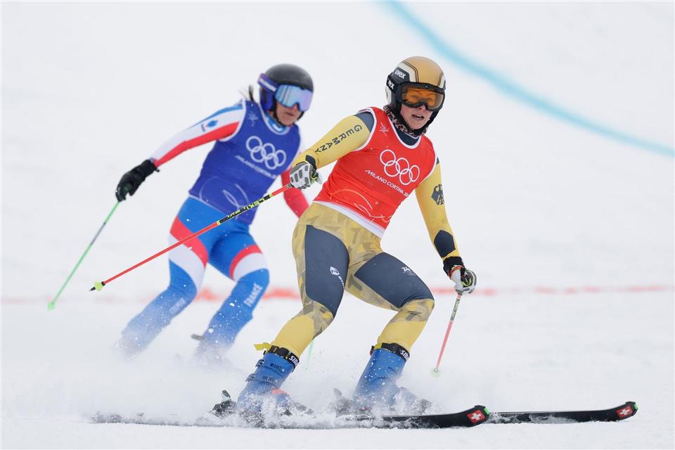 In Livigno holte Daniela Maier (r.) kürzlich Olympia-Gold. (Archivbild)Oliver Weiken/dpa