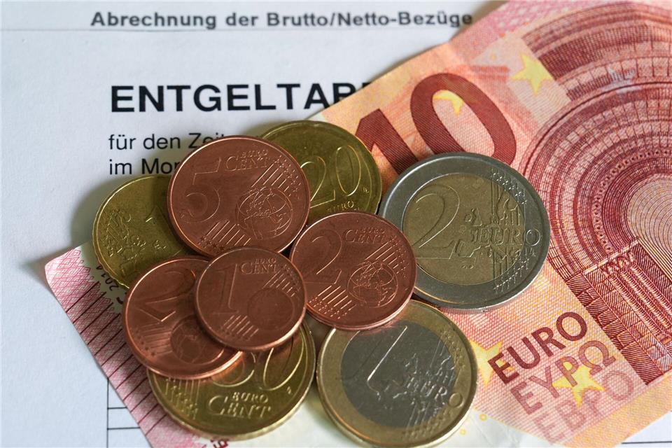 In MV profitieren nach Gewerkschaftsangaben viele Menschen von der anstehenden Erhöhung des Mindestlohns. (Symbolbild)Marcus Brandt/dpa