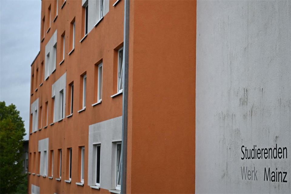 In Mainz ist die Nachfrage nach Wohnheimplätzen auch höher als das Angebot. (Symbolbild)Michael Brandt/dpa