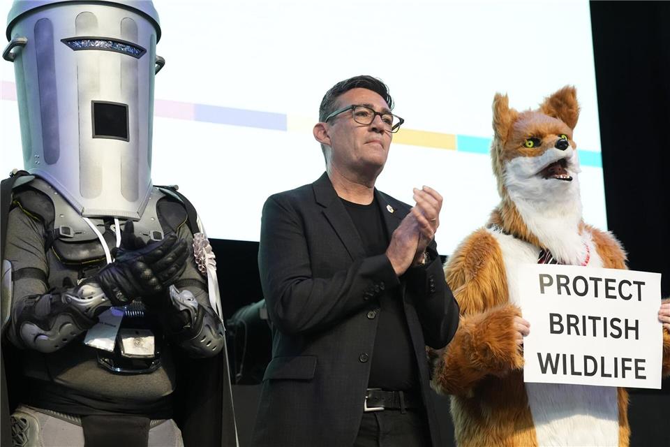 In Makerfield standen auch skurrile Kandidaten zur Wahl.Peter Byrne/PA Wire/dpa