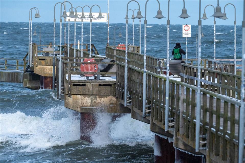 In Mecklenburg-Vorpommern blieb das Hochwasser unter der Sturmflutmarke von einem Meter über normal.Stefan Sauer/dpa