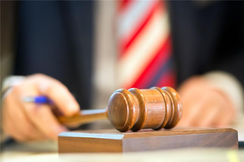 In Mecklenburg-Vorpommern gab es 2025 weniger Zwangsversteigerungen als 2024. (Symbolbild)Daniel Naupold/dpa