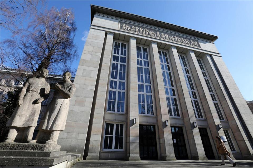 In Mecklenburg-Vorpommern sind Studienplätze in Medizin, Zahnmedizin und Pharmazie frei – wenn man bereit ist, nach dem Abschluss auf dem Land tätig zu werden. (Archivbild)picture alliance / Bernd Wüstneck/dpa-Zentralbild/dpa