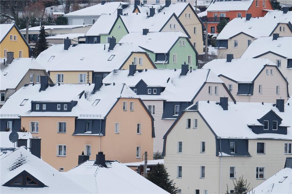 In Mitteldeutschland hat es am Morgen noch einmal geschneit. (Symbolbild)Sebastian Willnow/dpa
