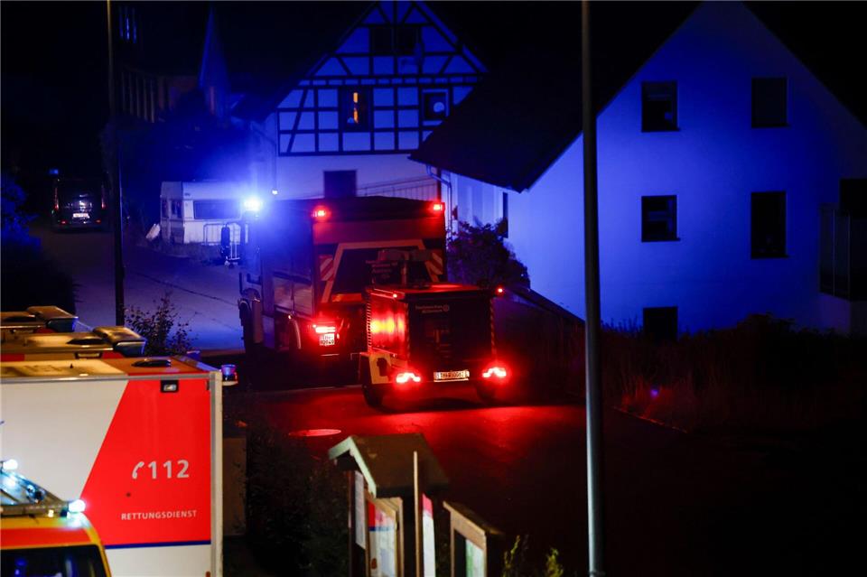 In Monschau-Kalterherberg mussten in der Nacht 30 Menschen ihre Häuser verlassen.Thomas Banneyer/dpa
