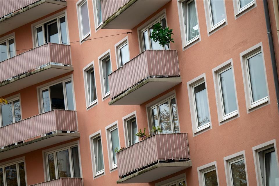 In München lag die durchschnittliche Kaltmiete mit etwa 23 Euro je Quadratmeter an der Spitze. (Archivbild)Peter Kneffel/dpa
