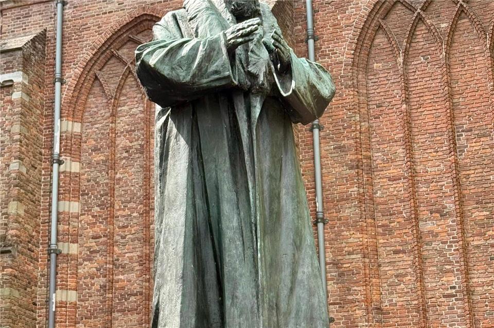 In Naarden als Denkmal verewigt: Johann Amos Comenius.Wolfgang Stelljes/dpa-tmn