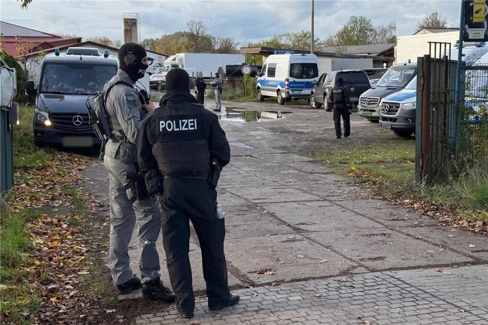 Drogenlabor ausgehebelt - Haftantrag gegen zwei Männer  In Nauen wurde ein riesiges Drogenlabor ausgehoben.Julian Stähle/dpa