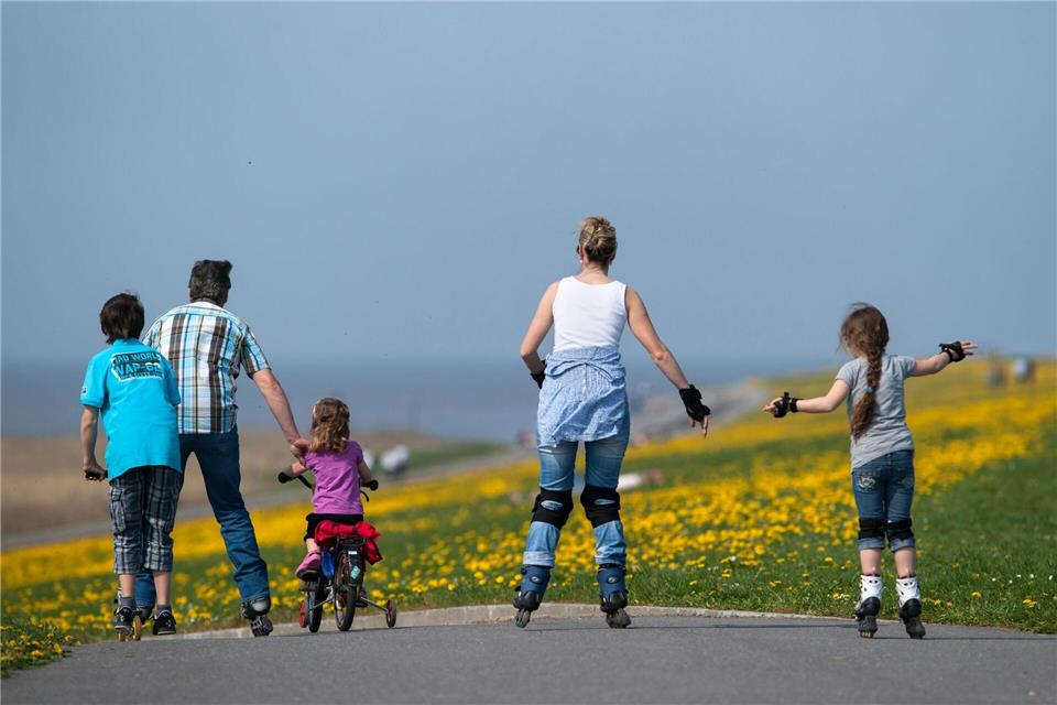 In Niedersachsen wächst der Anteil der Kinder mit mehreren Geschwistern. (Symbolbild)Matthias Balk/dpa