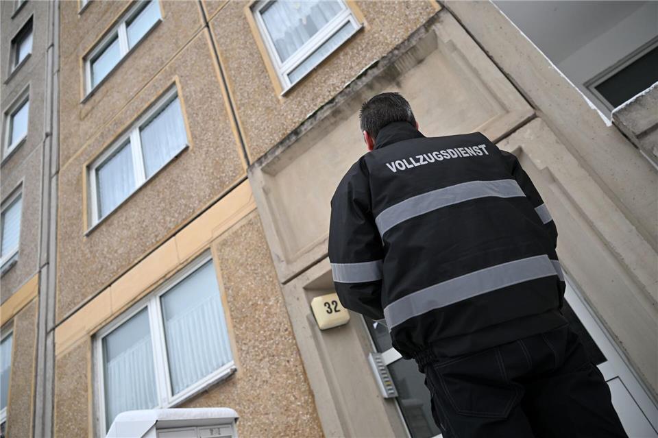 In Nordhausen hilft der Vollzugsdienst bei der Ansprache der Bürgergeldempfänger. Martin Schutt/dpa