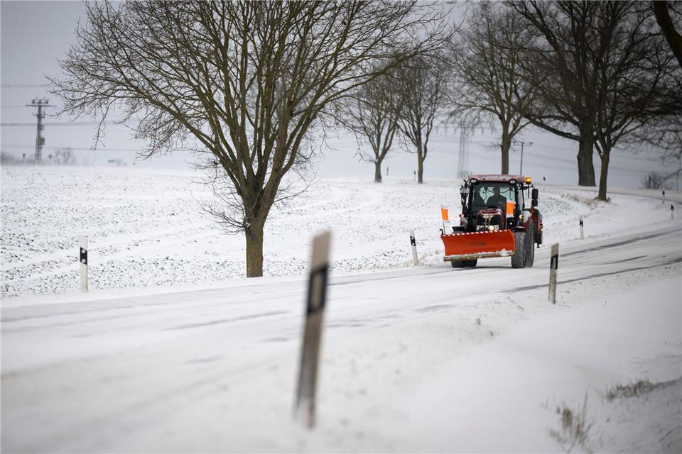 In Nordwestmecklenburg sorgt das Winterwetter zu Einschränkungen im Busverkehr.Philip Dulian/dpa