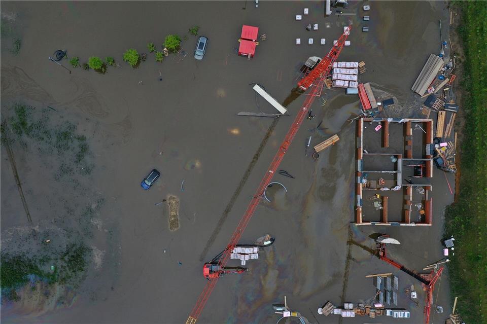 In Offingen standen im Juni 2024 große Flächen unter Wasser. (Archivbild)Karl-Josef Hildenbrand/dpa