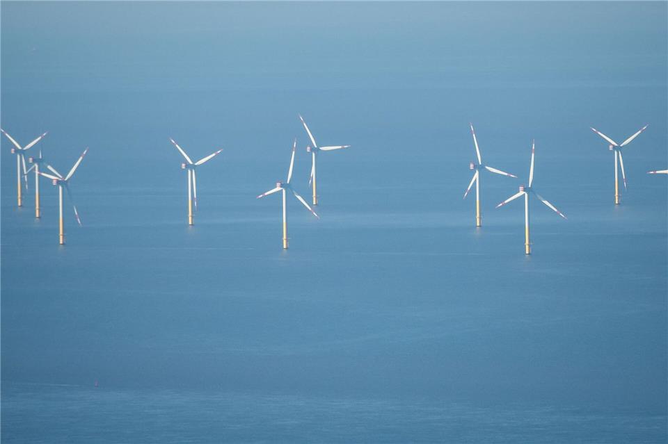 In Offshore-Windparks darf nicht gefischt werden (Archivbild).Sina Schuldt/dpa